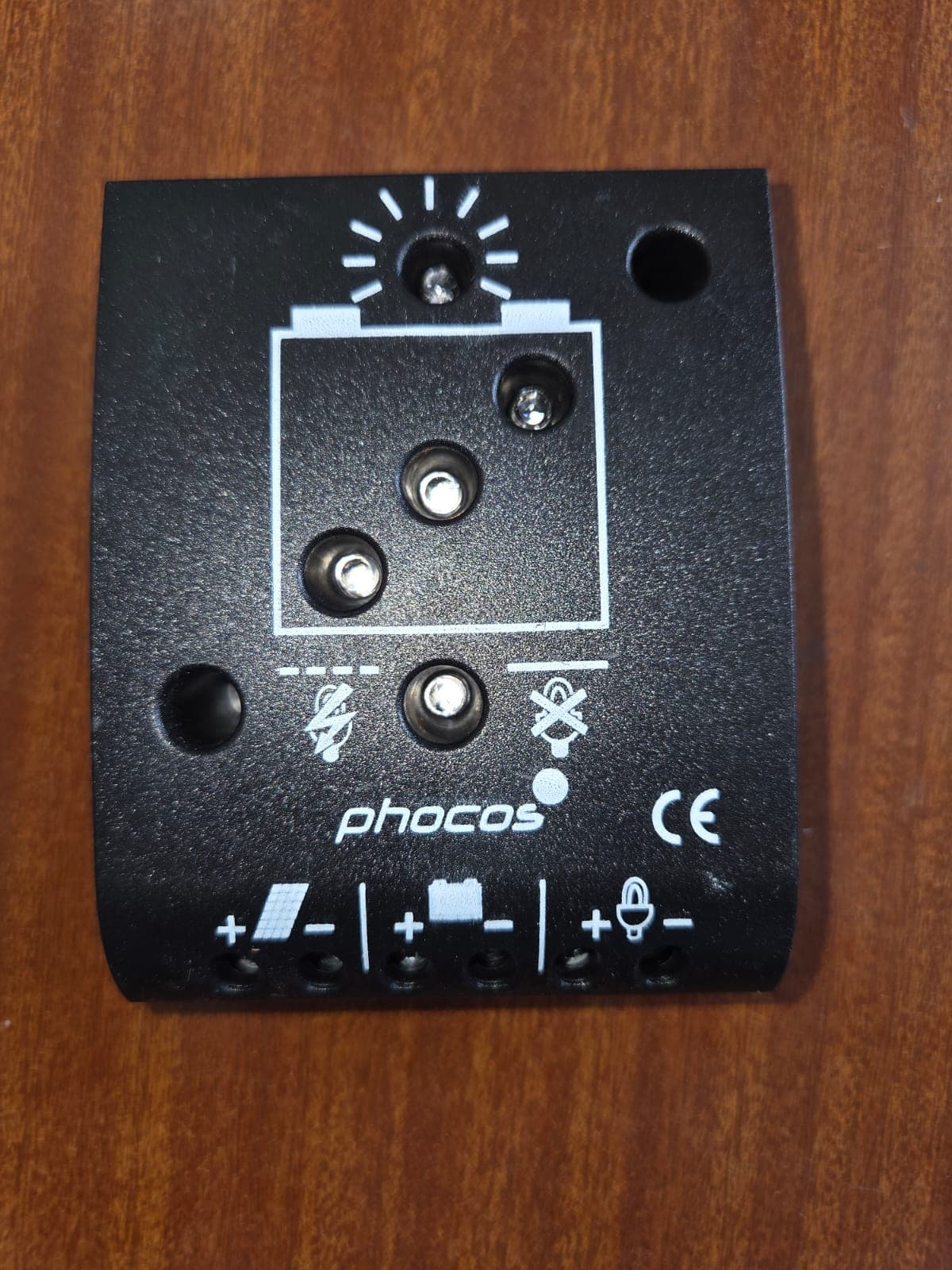Solar Charge Controller (Phocos)